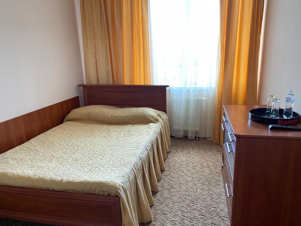 Hotel Sv Lviv Eksteriør billede